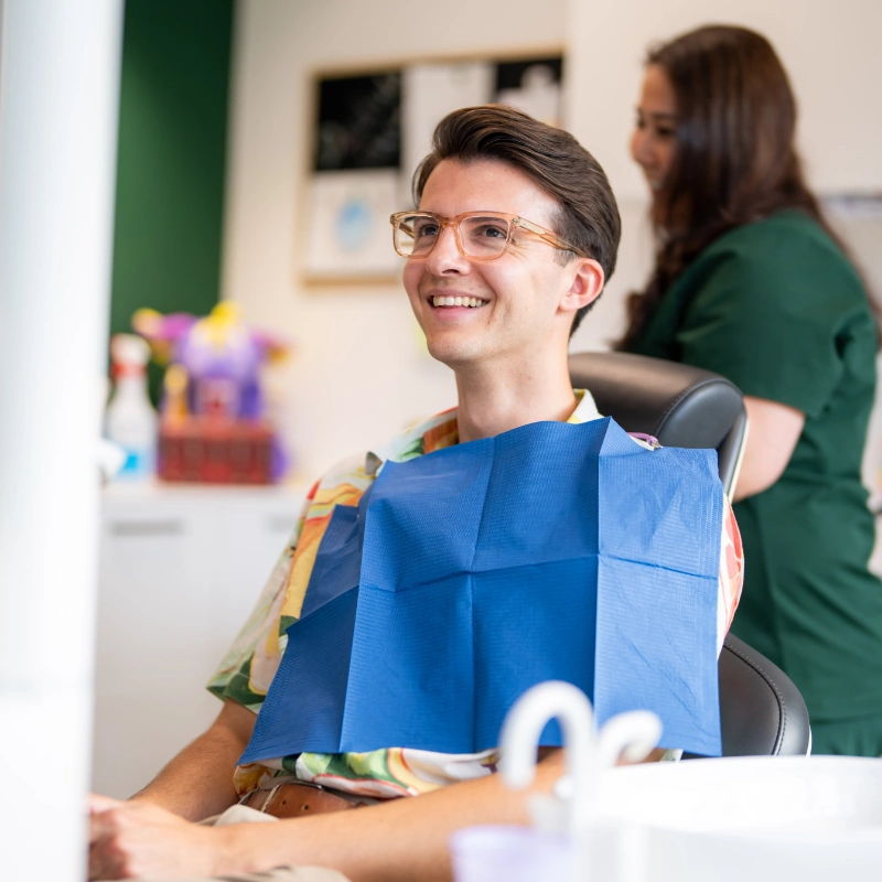 Zahnästhetik Düsseldorf zufriedener Patient