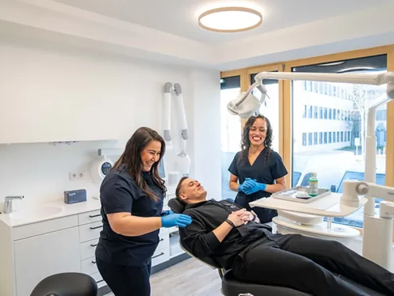 Invisalign Kosten und Behandlung