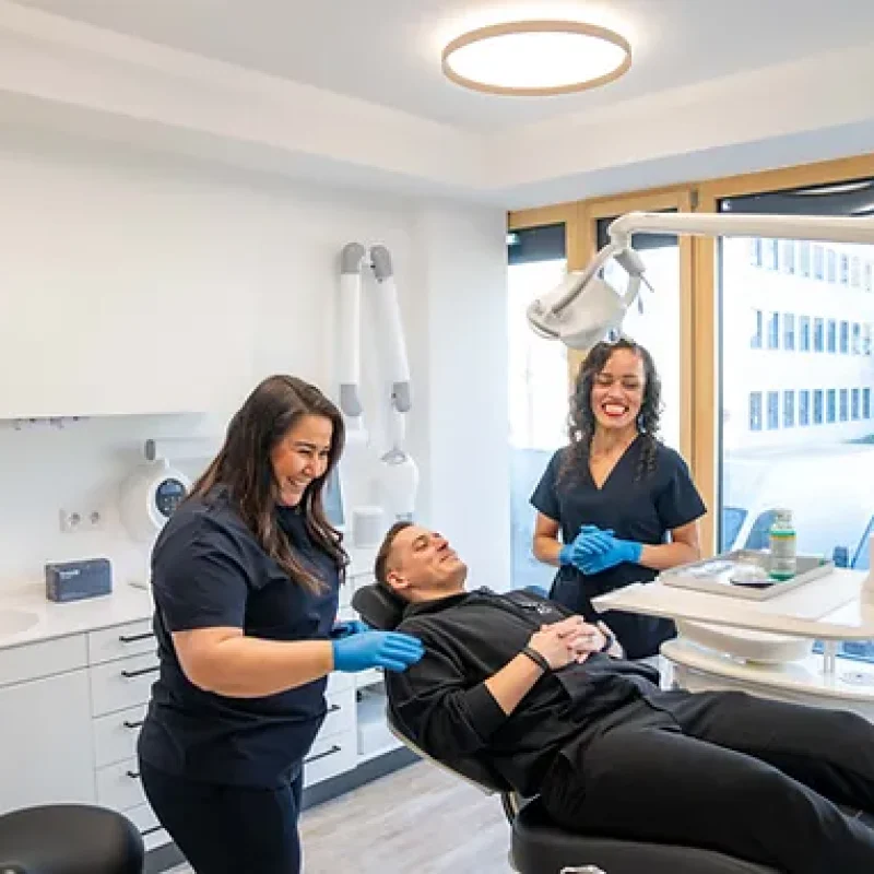 Invisalign Kosten und Behandlung